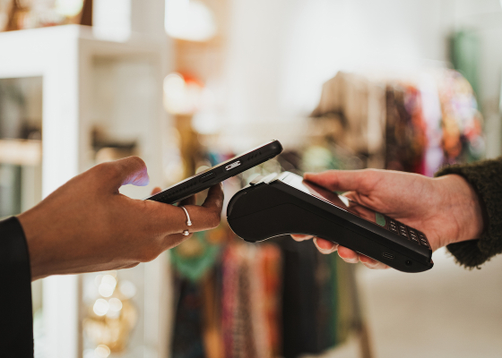 Navigating the Pros and Cons of Running a Cashless Business
