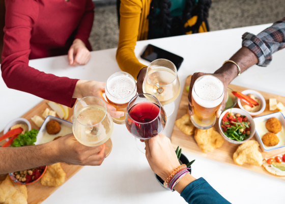 Want to Increase Restaurant Sales? Happy Hour Specials Can Help!